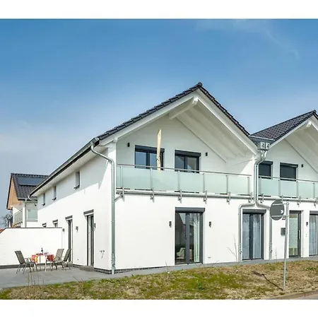 Three-master House No 1 *