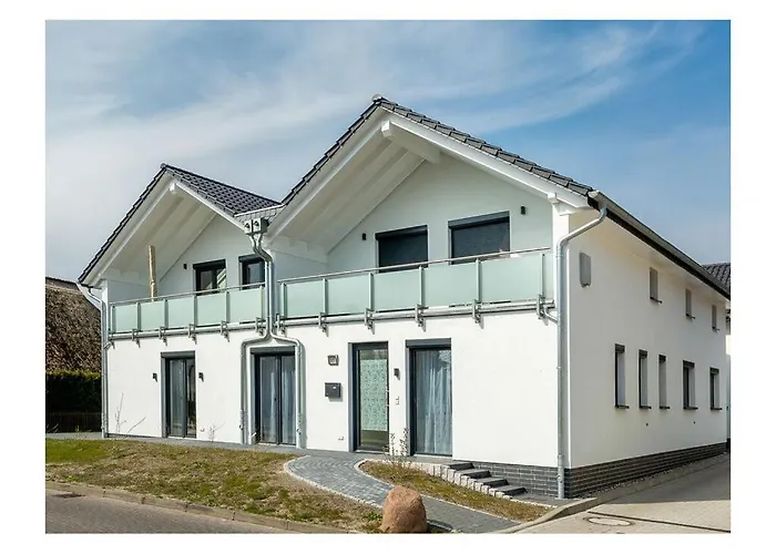 Three-master House No 1 *